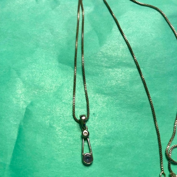 Tanzanite and small diamond necklace. - Picture 3 of 3